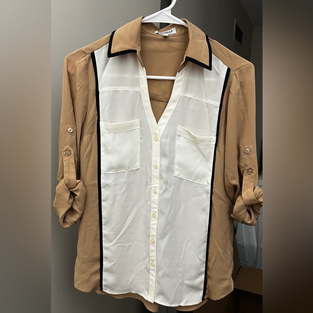 Chic Two-Tone Button-Up Blouse